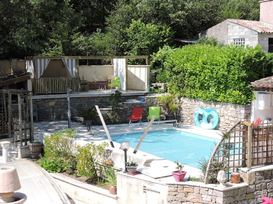 Chateaudouble : Appartement Au Calme ภายนอก รูปภาพ