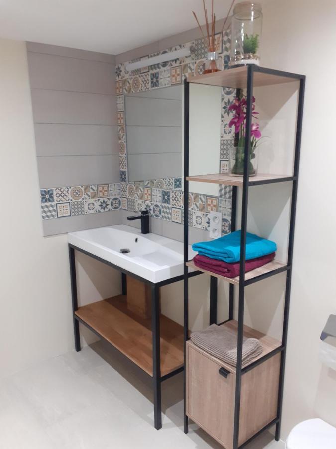 Chateaudouble : Appartement Au Calme ภายนอก รูปภาพ